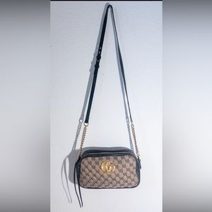 Heavy wear. Just needs to be clean.